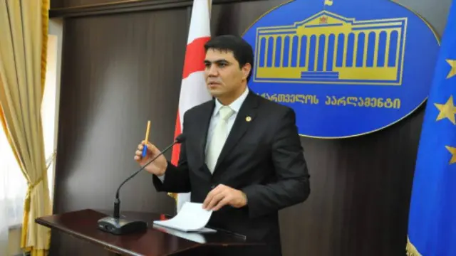 Ramin Bayramov azərbaycanlılar üçün vəziyyətin pisləşdiyini deyir.