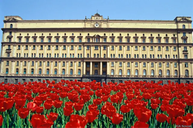 ФСБ оценивает ущерб от акции Павленского в 480 тысяч рублей