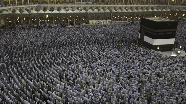 Pada 2016, kuota haji Indonesia dibatasi oleh pemerintah Arab Saudi sebanyak 168.000 orang, turun dibandingkan pada 2011 lalu yaitu sebesar 221.000 orang.