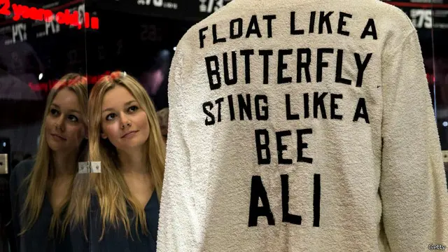 محمد علی کا مشہور فقرہ: ’تتلی کی طرح اڑو، بھڑ کی طرح کاٹو‘