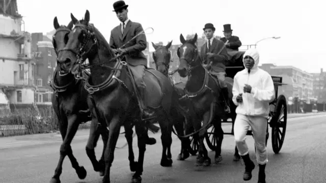 В Лондоне Али перед матчем тренировался в Гайд-парке.
