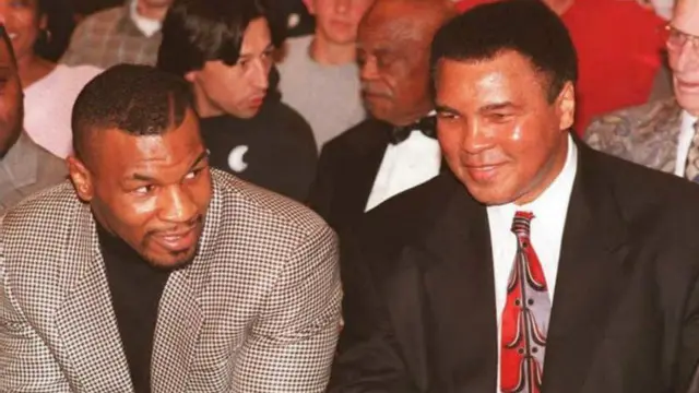 بعد هزيمته من هولمز، خاض كلاي مباراة أخرى وهزم فيها من تريفور بيربك، وذلك قبل أن يعتزل عند عمر 40 عاما.
وترك اعتزاله فجوة في ملاكمة الوزن الثقيل، لم يملأها إلا مايك تايسون الذي ظهر في منتصف الثمانينيات.