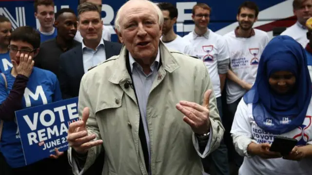 لورد كينوك يحذر من أن ضعف الأقبال على التصويت يعني فوز المعسكر الداعي لخروج بريطانيا من الاتحاد الأوروبي.