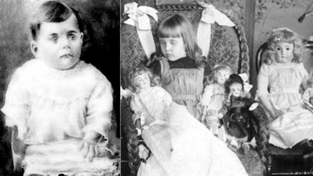 Los ojos del niño fueron pintados en esta imagen, mientras que la niña muerta fue colocada en una posición para dar la apariencia de que se durmió mientras jugaba con sus muñecas favoritas.