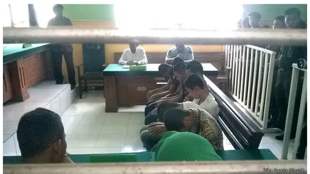 Tujuh dari 12 terdakwa masih di bawah umur.