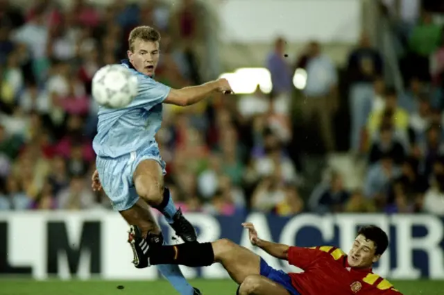 İngiltere'yi kendi evindeki şampiyonada taşıyan isim Alan Shearer'dı.