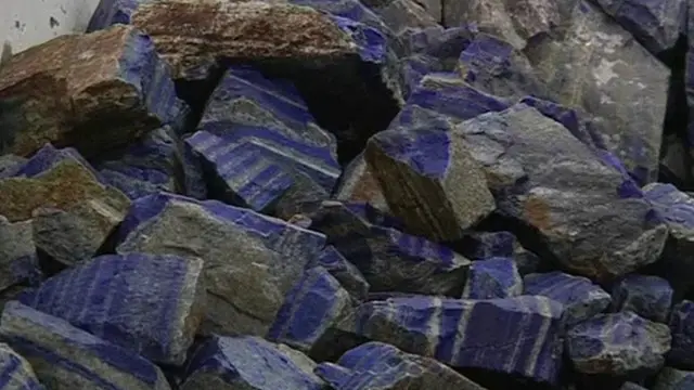  صرف 2014 میں حکومت کو سنگ لاجورد کی غیر قانونی کان کنی سے ایک کروڑ 75 لاکھ ڈالر کا نقصان ہوا