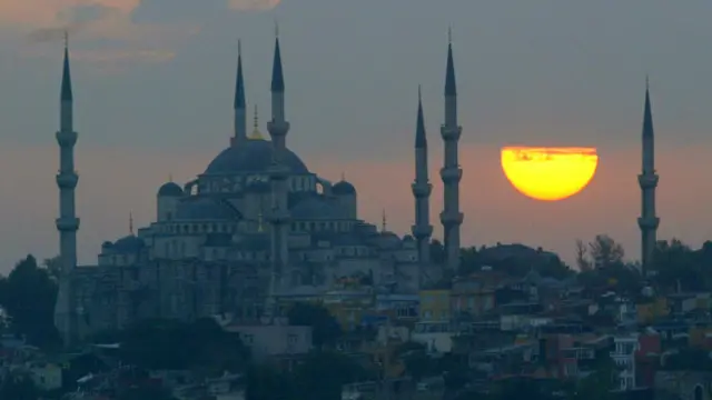 В этом году мусульманам, живущим во многих европейских странах, придется поститься по 18-19 часов в день