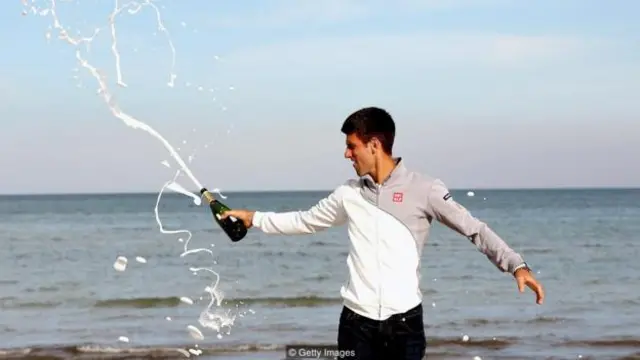 諾瓦克·德約科維奇(Novak Djokovic)獲得2014年索尼公開賽後在佛羅里達開香檳慶祝(圖片來源：Getty Images)
