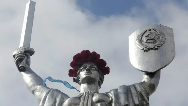 Kiev’s own Mother Motherland