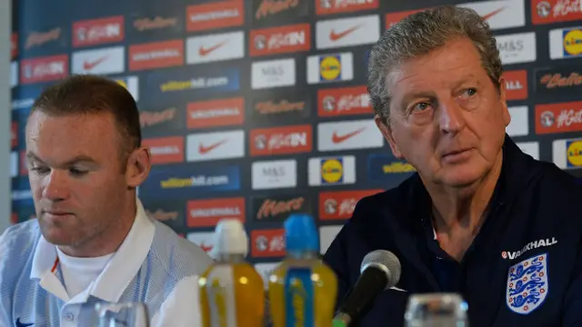 Рой Ходжсон (справа) и Уэйн Руни