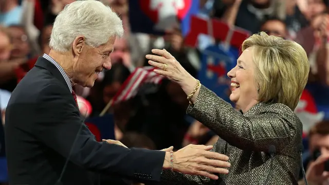 Bà Hillary Clinton và phu quân ông Bill Clinton
