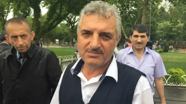 Alaaddin İdik-Görgü tanığı:
"Yerde yaralı polisler yatıyorlardı. Yardımcı olmak istedim. 'Abilerim gitti, abilerim öldü, bizde bir şey yok' diyorlardı. Suratları cam kırıkları içindeydi."
