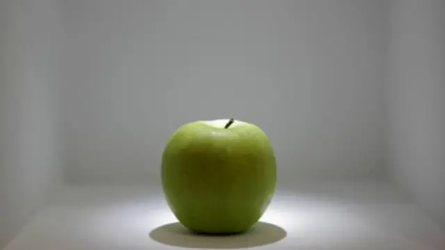 菲利普问他的女儿是否能在脑海中想象一个苹果：“她说'是的，它是绿色的。我很震惊，”他回忆到