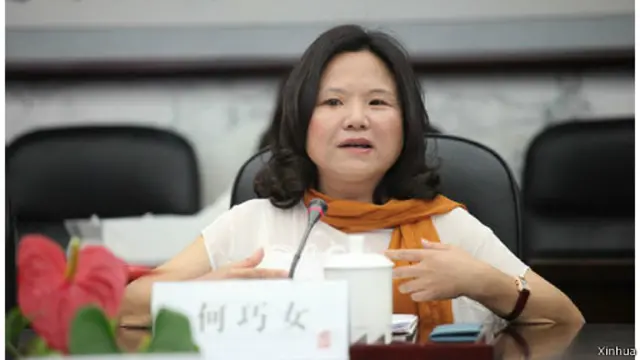 该慈善榜还显示，历史上首次有女性慈善家进入前十名，她是被誉为“园林皇后”的东方园林董事长何巧女。