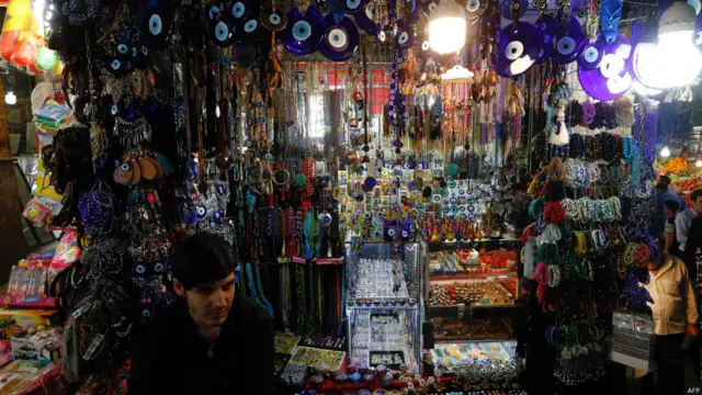 रमज़ान के पवित्र महीने में बिखरे हज़ारों रंग