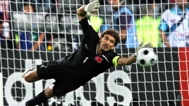 Rüştü Hırvatistan karşısında penaltılarda devleşince Türkiye tarihinde ilk kez Avrupa Futbol Şampiyonasında yarı final oynama hakkı kazanmıştı.