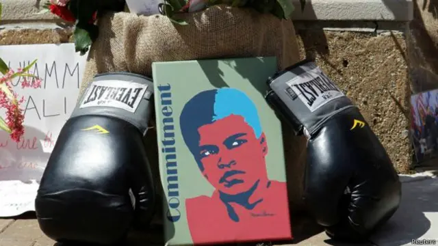 محمد علی گذشتہ جمعے کو ایریزونا کے شہر فینکس میں طویل علالت کے بعد 74 برس کی عمر میں انتقال کر گئے تھے