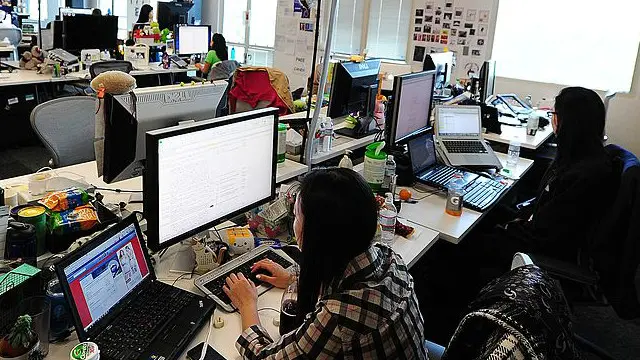 YouTube dan Google telah menjadi situs yang rutin dibuka di dunia maya.