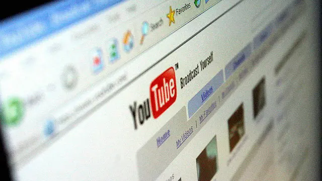 M. Nuh mengklaim masih ada konten pornografi yang tidak tersaring di YouTube.