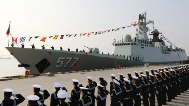 黄冈舰入列海军东海舰队仪式（新华社图片16/1/2015）