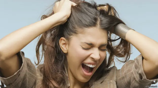 被考试压得焦头烂额的孩子，神经会变得非常敏感，一句好心的安慰话，也可能被当成“驴肝肺”。