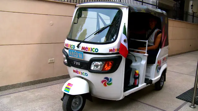 میلبا پریا کہتی ہیں کہ دلی کی آبادی کا ایک بڑا حصہ آٹو سے ہی سفر کرتا ہے اور وہ بھی اسی ہوا میں سانس لیتی ہیں جس میں باقی دلی زندگی گزار رہی ہے