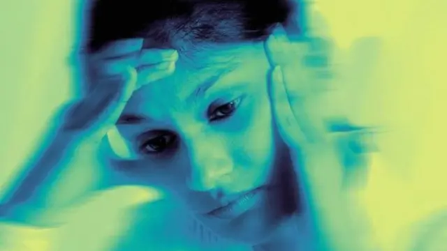 看着孩子备考紧张有压力，家长难受。孩子放松一下，家长又担心孩子备考不充分。一句安慰，一句督促，分寸掌握不当，都可能适得其反。