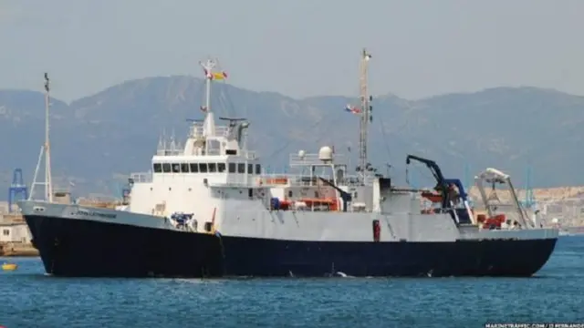 اجرت الحكومة المصرية سفينة مجهزة لأغراض المشاركة في البحث عن حطام الطائرة