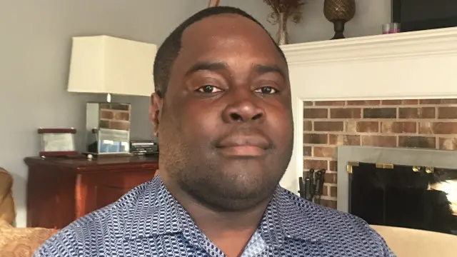 يقول روبرت "كلما وقع حادث تقول لنفسك أرجو ألا يكون مرتكبه مسلما... وألا يكون أسود"