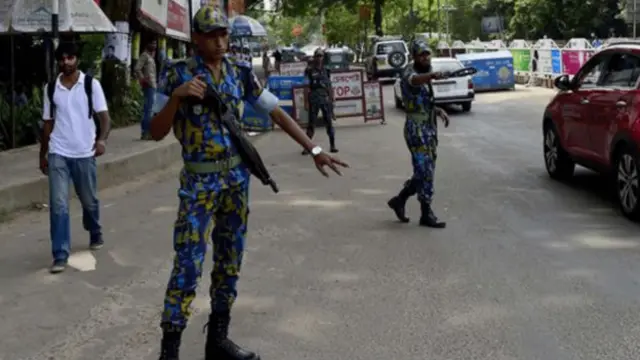 از زمان آغاز موج حملات تدابیر امنیتی در بنگلادش تشدید شده است