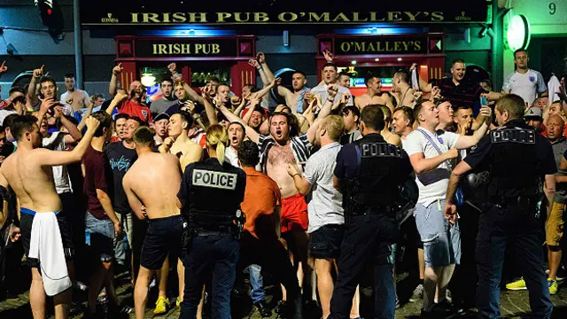 Английские болельщики в Марселе