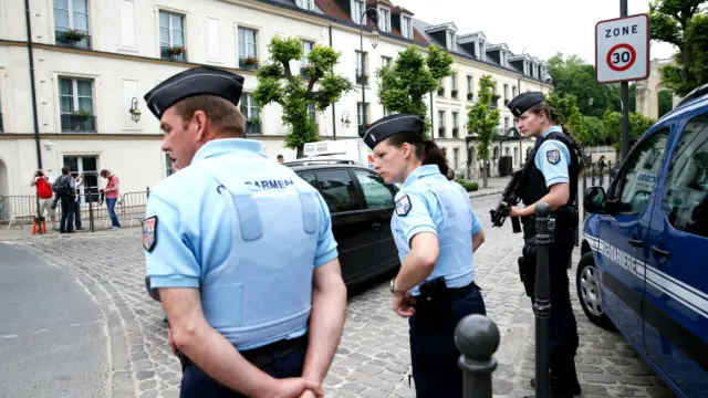 1900 پولیس اہلکار ایفل ٹاور کے پاس تعینات کیے جائیں گے