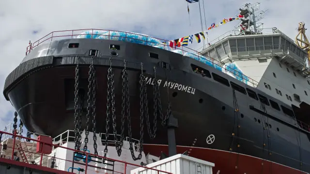 Ледокол может автономно плавать в течение двух месяцев