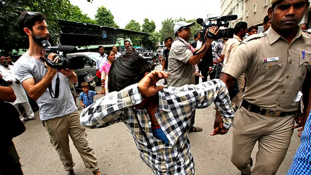 Задержание подозреваемого в изнасиловании в Индии