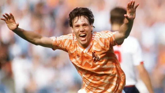 Hollandalı oyuncu Marco van Basten.