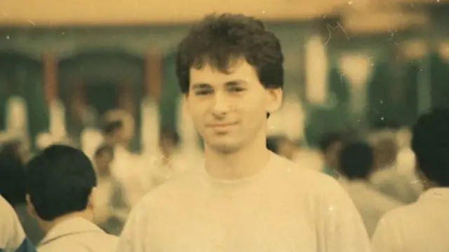 استخدم تشيكوفيكز ما ادخره من مال لإنشاء شركة استثمار خاصة