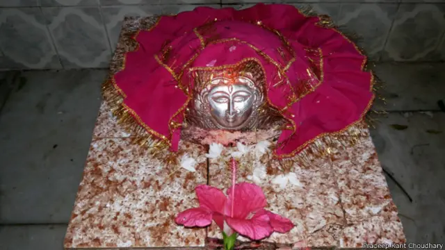 गढ़ी देवी, भारथुई गढ़, जीरादेई, सारण