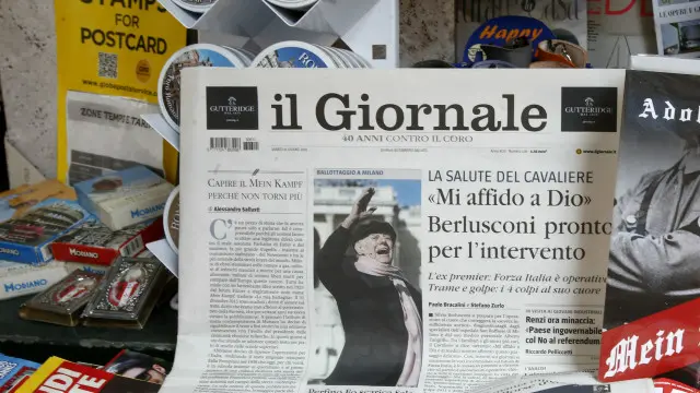 اخبار کو مین کیمف کی کاپی کی پیشکش پر تنقید کا سامنا ہے