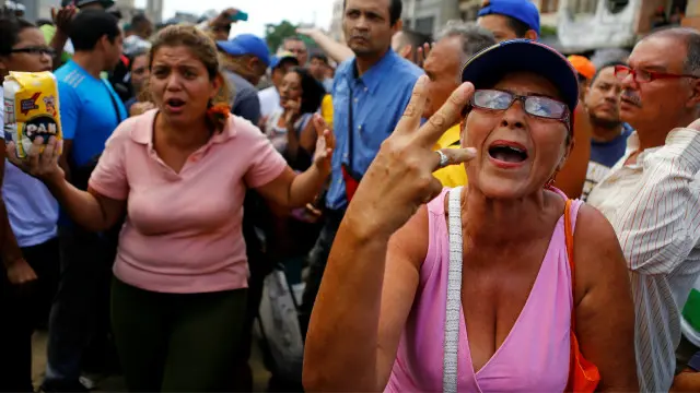 委内瑞拉经济濒临崩溃,老百姓怨声载道