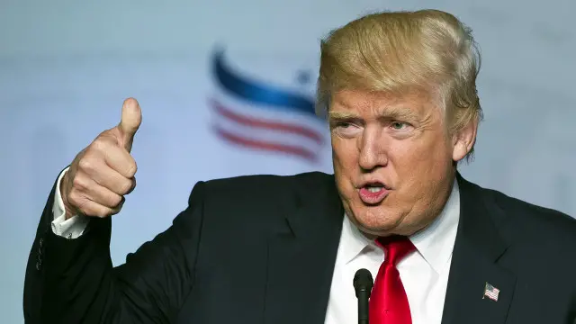 ٹرمپ نے ماضی میں مسلمانوں کے امریکہ میں داخلے پر عارضی پابندی کی بھی حمایت کی تھی