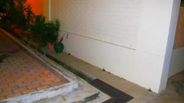 Дорожка между домами