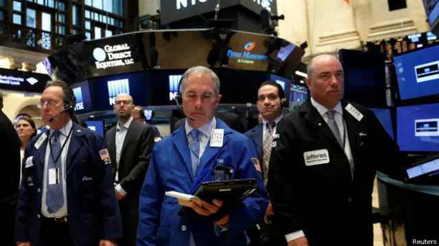 美國紐約股市默哀一分鐘幾年槍擊案死者