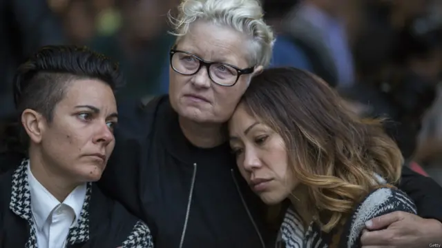 اورلینڈو میں ہونے والی دعائیہ تقریب میں مسلمانوں نے بھی شرکت کی اور تقریب میں شریک امام امام محمد علی مرسی نے کہا کہ نفرت اور تباہی کو ختم کرنے کے لیے مسلمان سب کے ساتھ ہیں۔