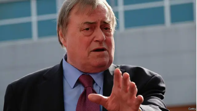 جون بريسكوت يصف عبارة "أقف معك مهما حدث" التي قالها بلير للرئيس الأمريكي جروج بوش بأنها مدمرة