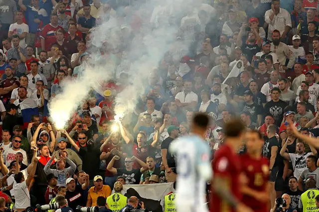 Российские болельщики пока привлекли к себе во Франции больше внимания, чем российские футболисты