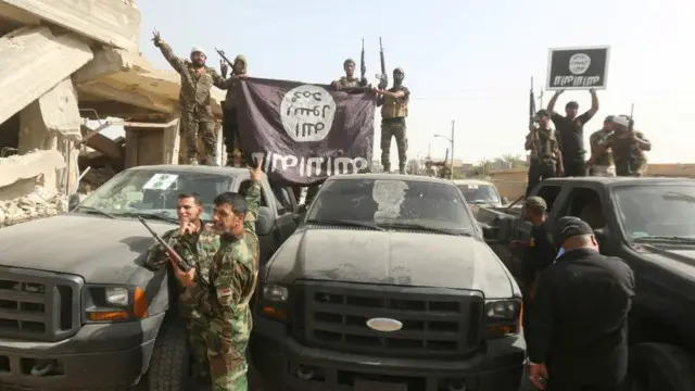 فصائل مسلحة شيعية تساند قوات الأمن العراقية في استعادة بلدة الصقلاوية مطلع هذا الشهر