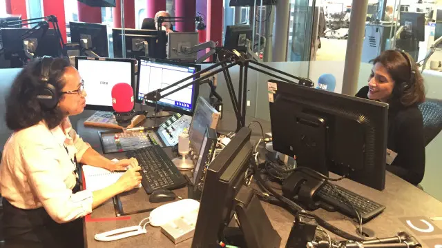 Moni Mohsin bersama Rohmatin Bonasir