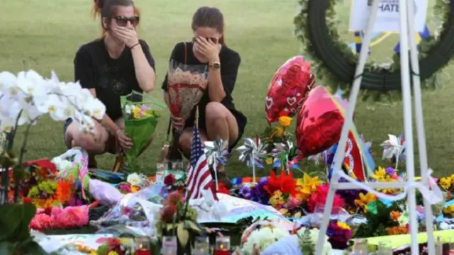 أورلاندو تعيش في صدمة بسبب الهجوم الذي يعد الأسوأ في التاريح الحديث للولايات المتحدة