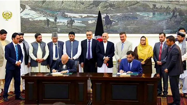 دغه تړون د ایټالیايي شرکت "هایدرو آرک" او د هلمند په نامه افغان ساختماني شرکت ته وسپارل شو.